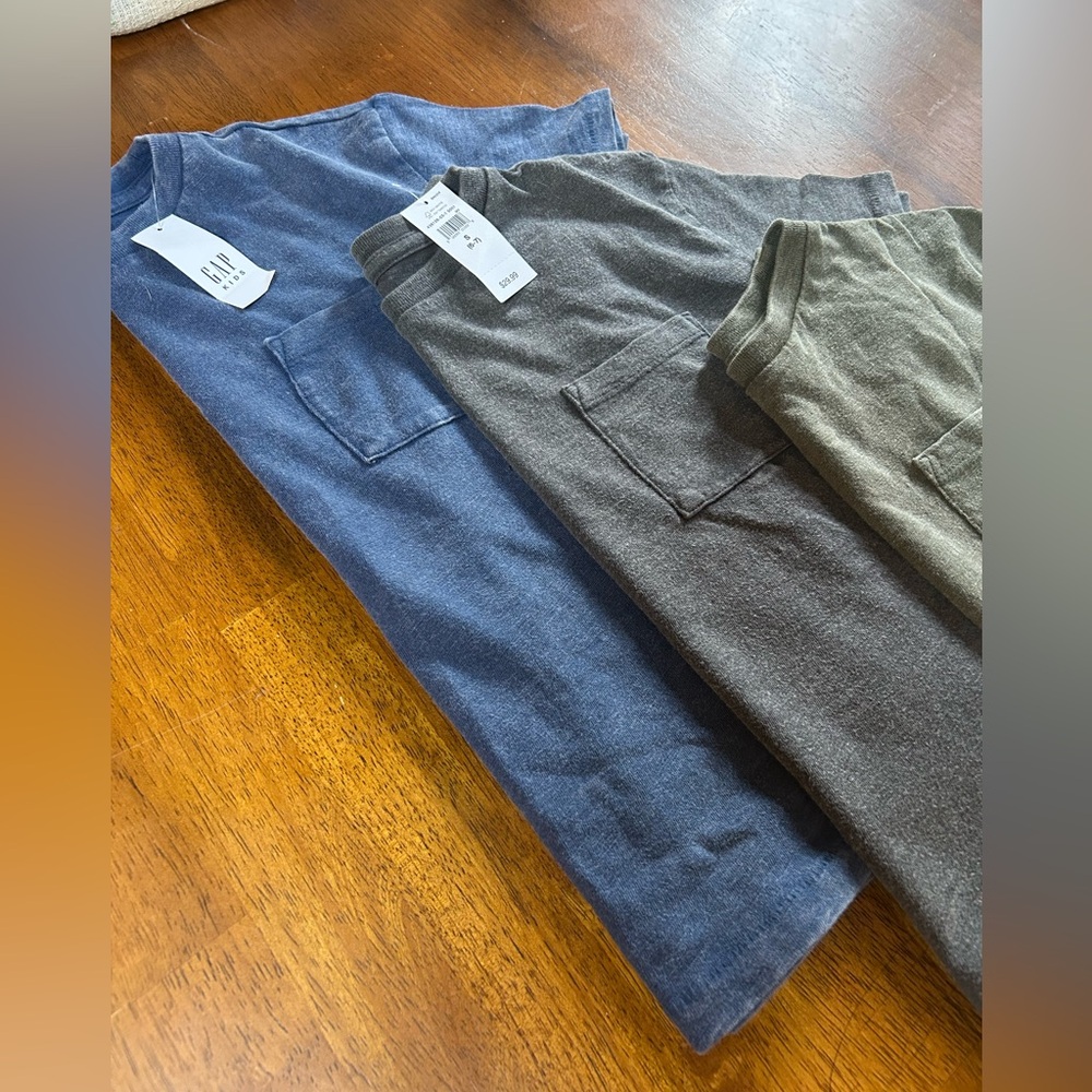 GAP Boys Cozy Tee Bundle | Size 6-7 | Grunge Fall Vibes 🍂 - Picture 4 of 10